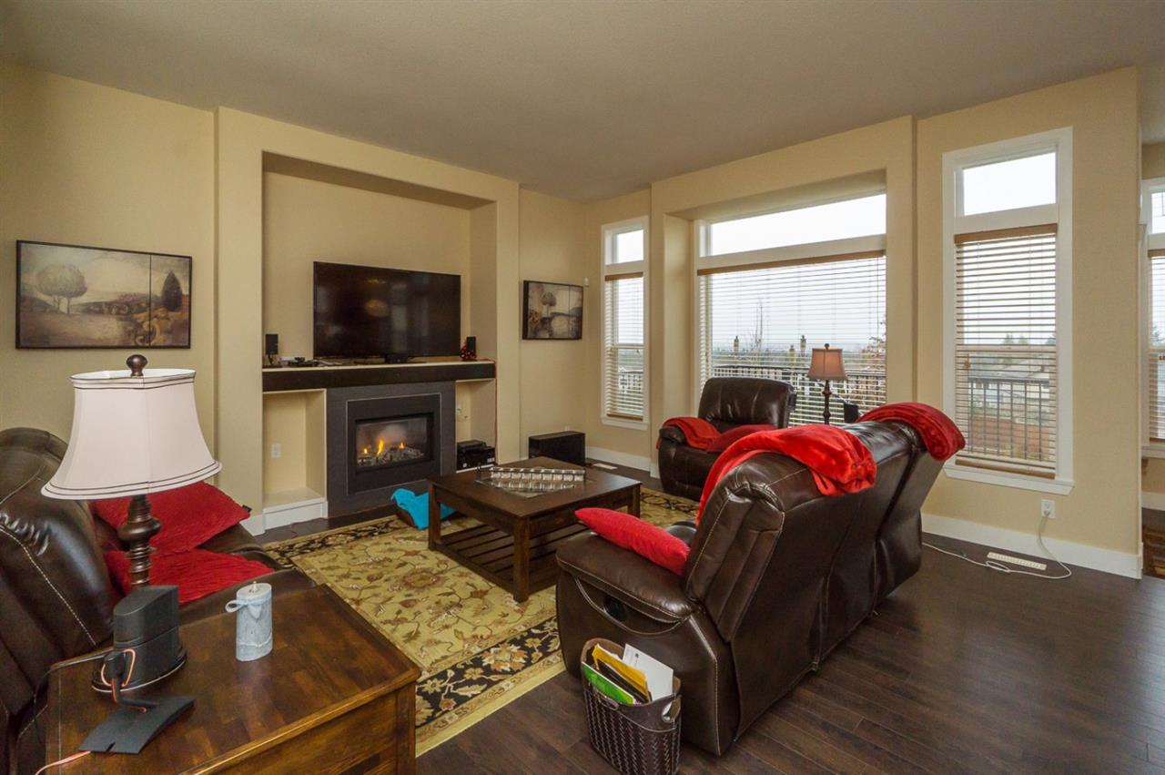 3404 DON MOORE Drive Coquitlam 4