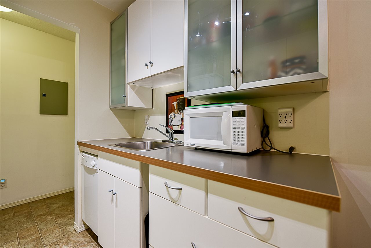 203-975 W 13th Avenue 4