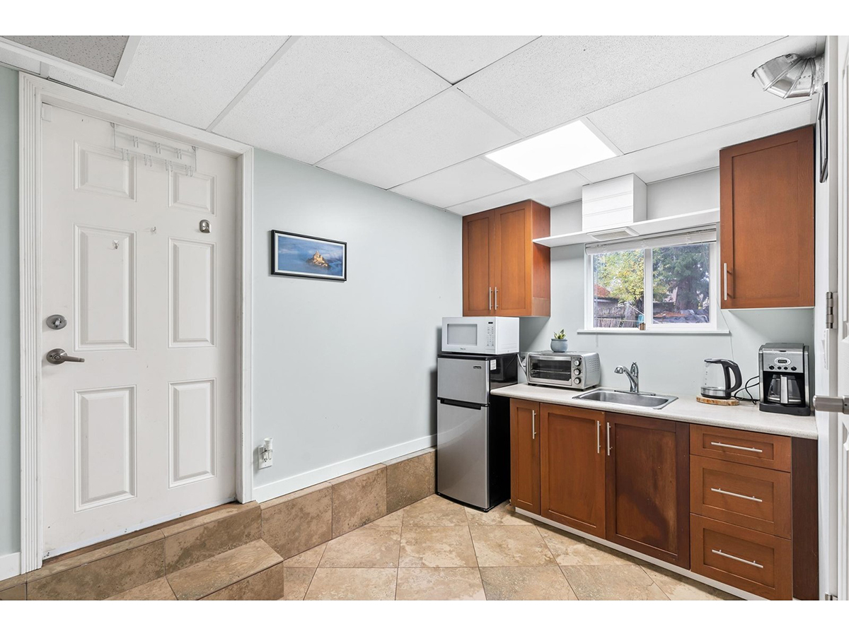 10356 145A Street, Surrey 19