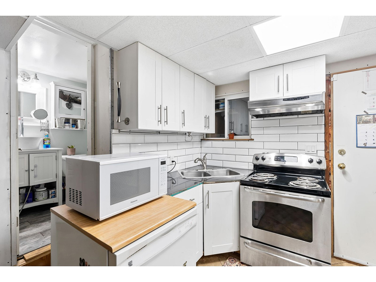 10356 145A Street, Surrey 23