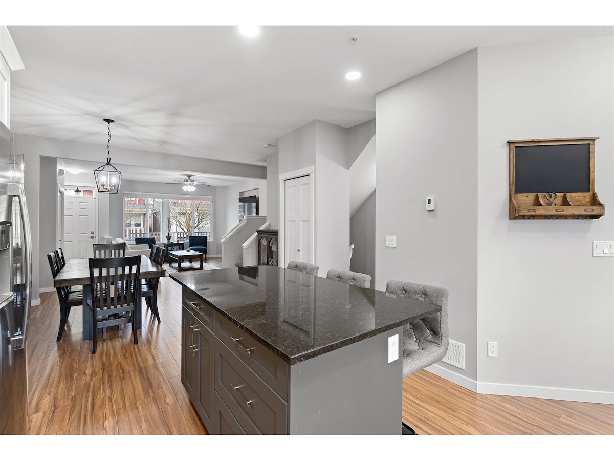 24182 102a Ave, Maple Ridge, BC 11