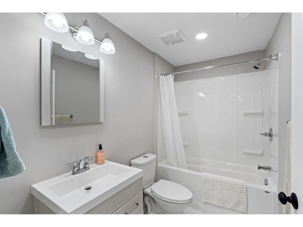 24182 102a Ave, Maple Ridge, BC 21