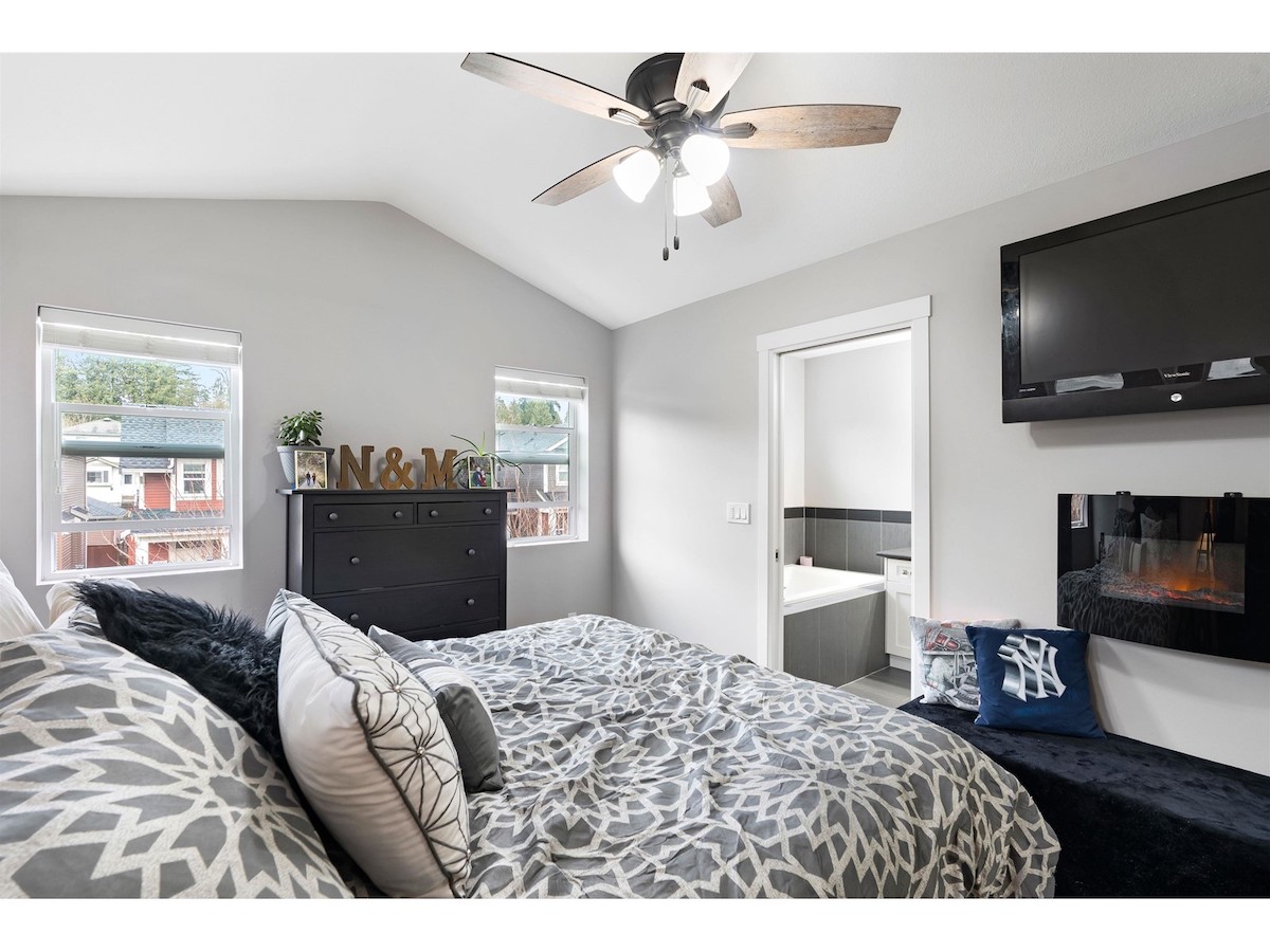 24182 102a Ave, Maple Ridge, BC 25