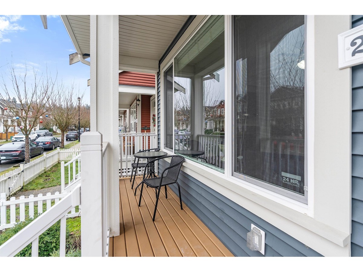 24182 102a Ave, Maple Ridge, BC 3