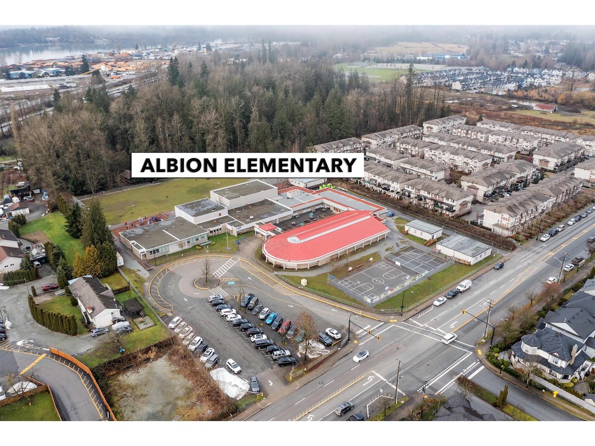 24182 102a Ave, Maple Ridge, BC 38