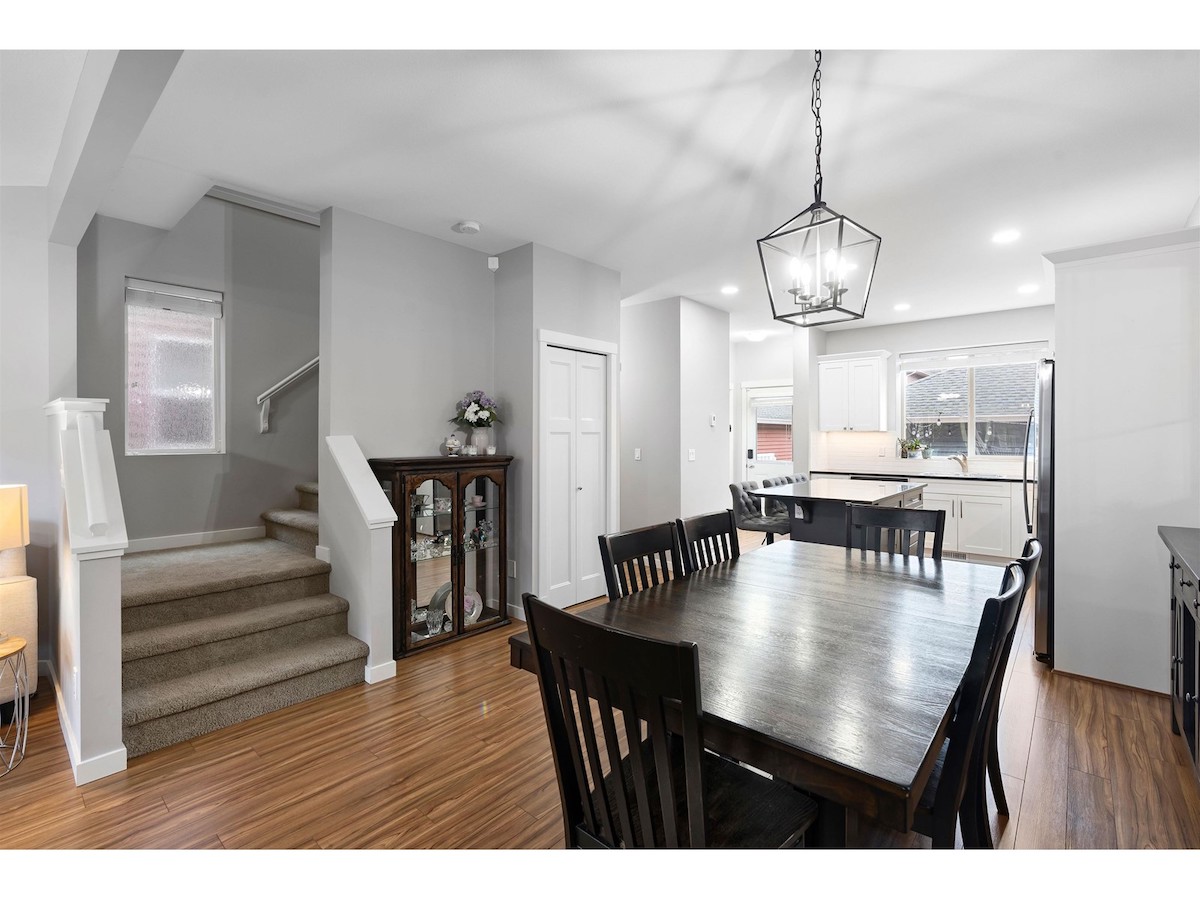24182 102a Ave, Maple Ridge, BC 9