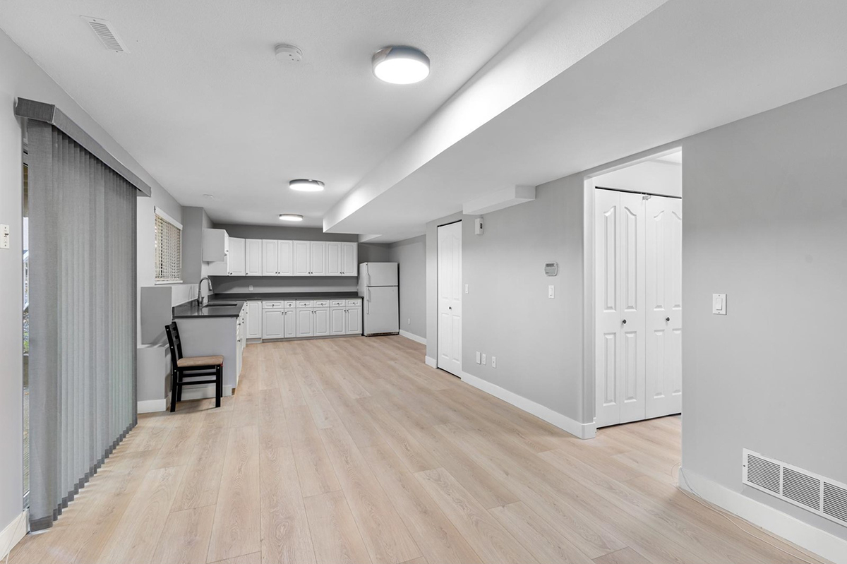 3318 Robson Drive, Coquitlam, BC 32