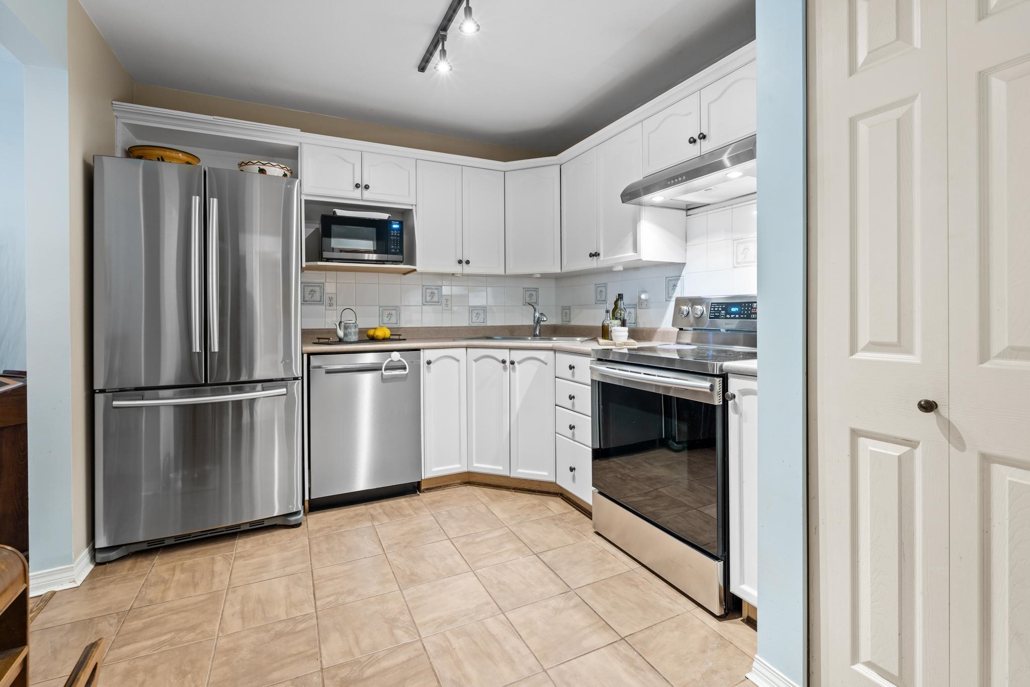209 301 Maude Road, Port Moody 10