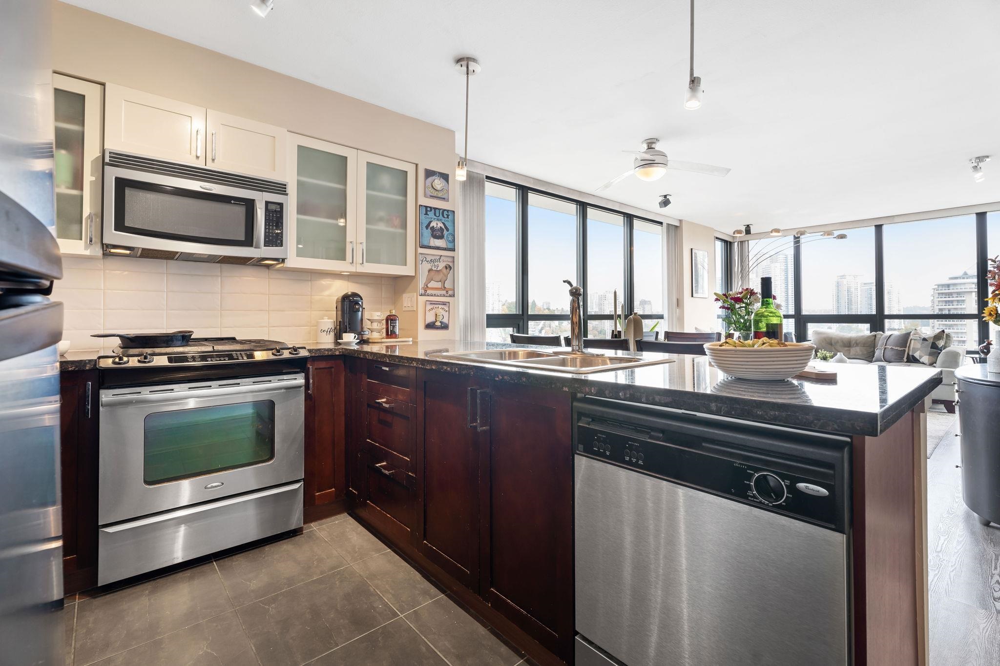 1401 1 RENAISSANCE SQUARE, NEW WESTMINSTER 10