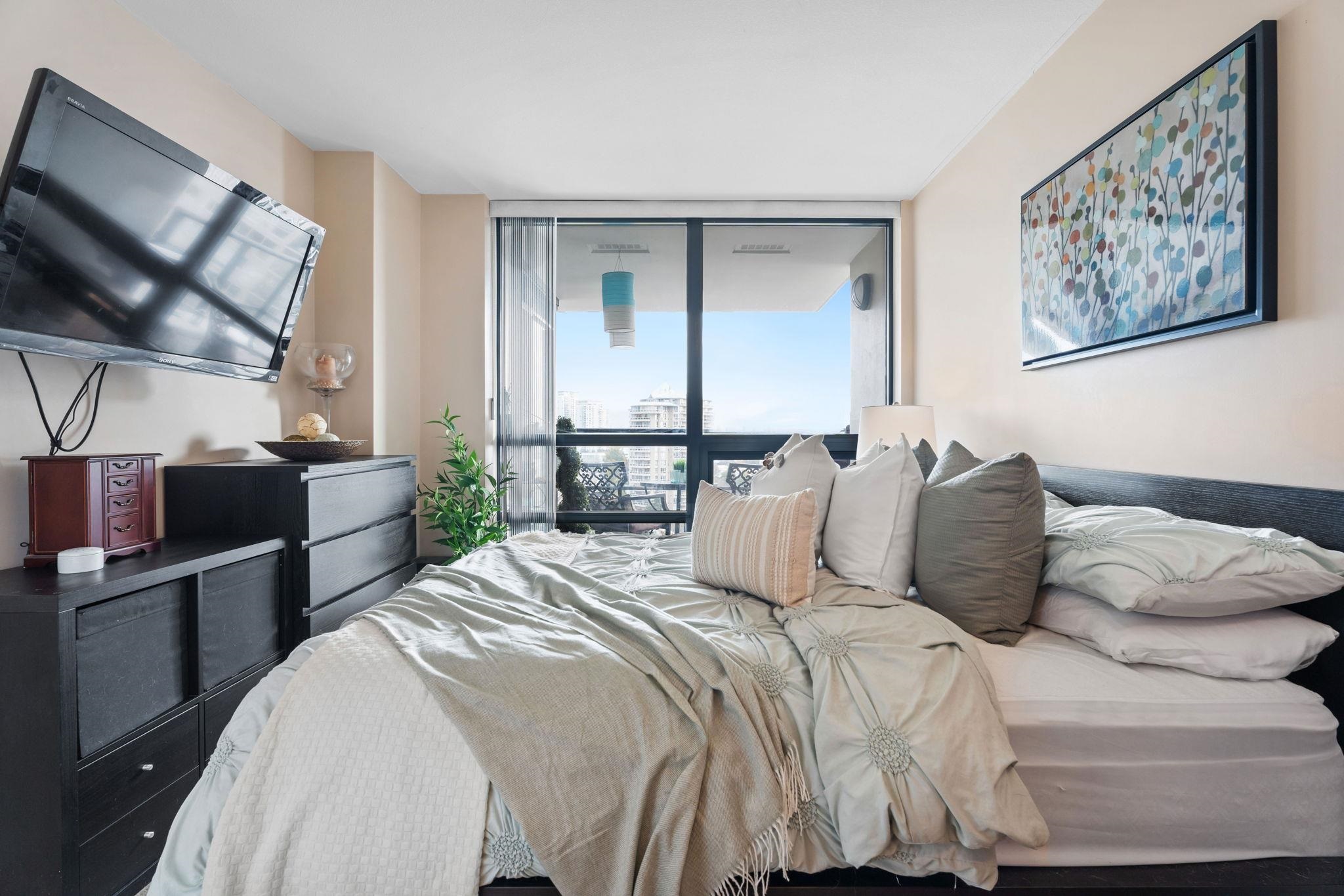1401 1 RENAISSANCE SQUARE, NEW WESTMINSTER 13