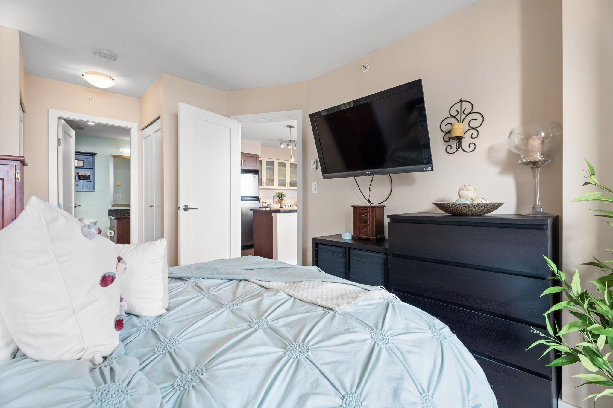 1401 1 RENAISSANCE SQUARE, NEW WESTMINSTER 14