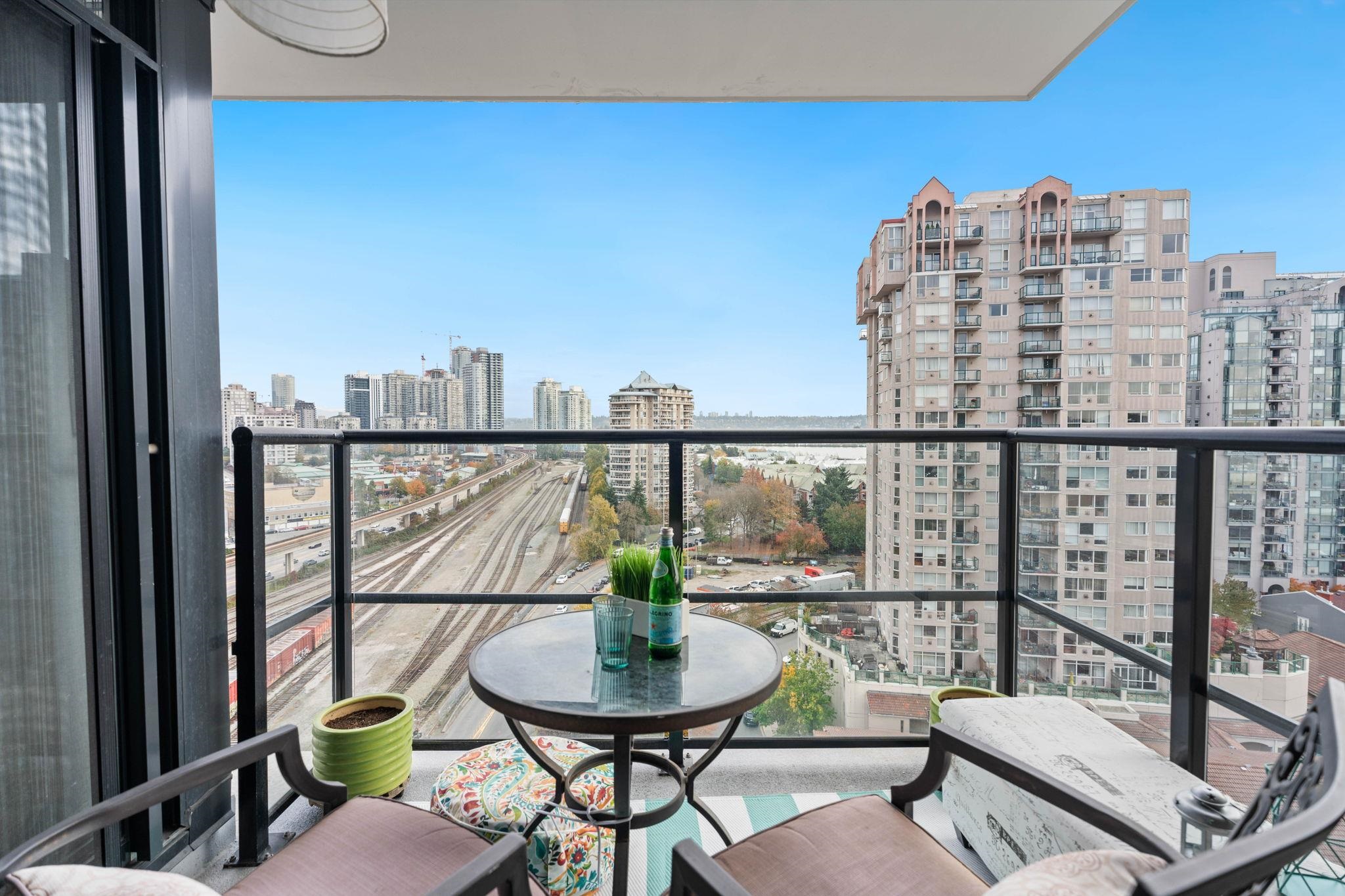 1401 1 RENAISSANCE SQUARE, NEW WESTMINSTER 21