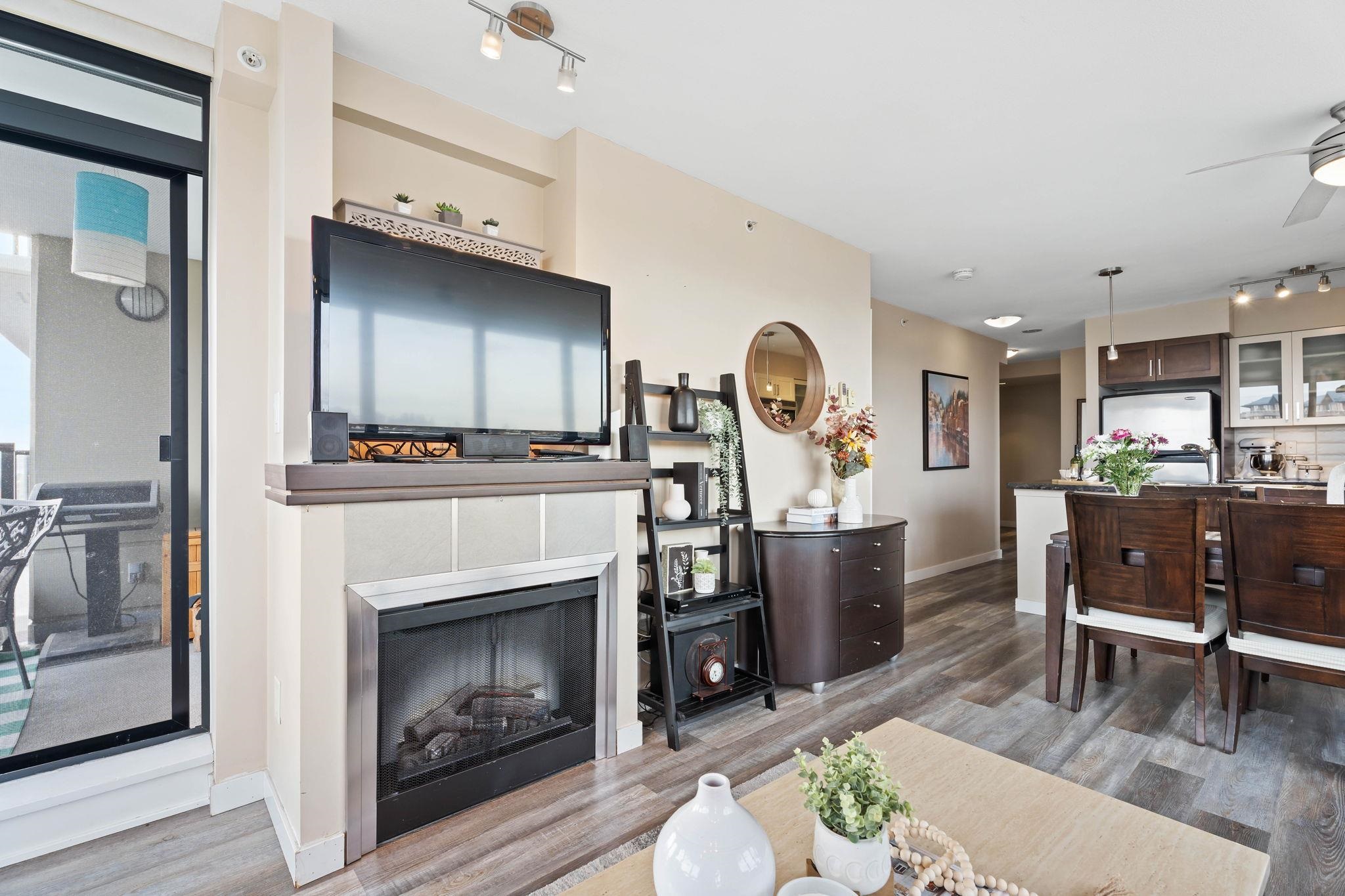 1401 1 RENAISSANCE SQUARE, NEW WESTMINSTER 3