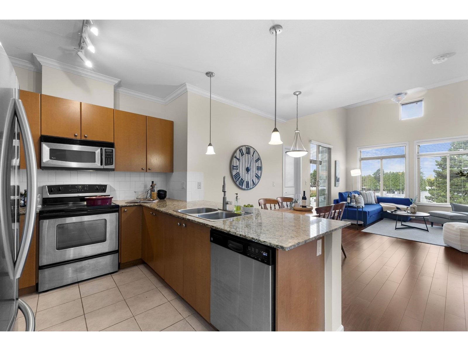 417 15380 102a Avenue, Surrey 10