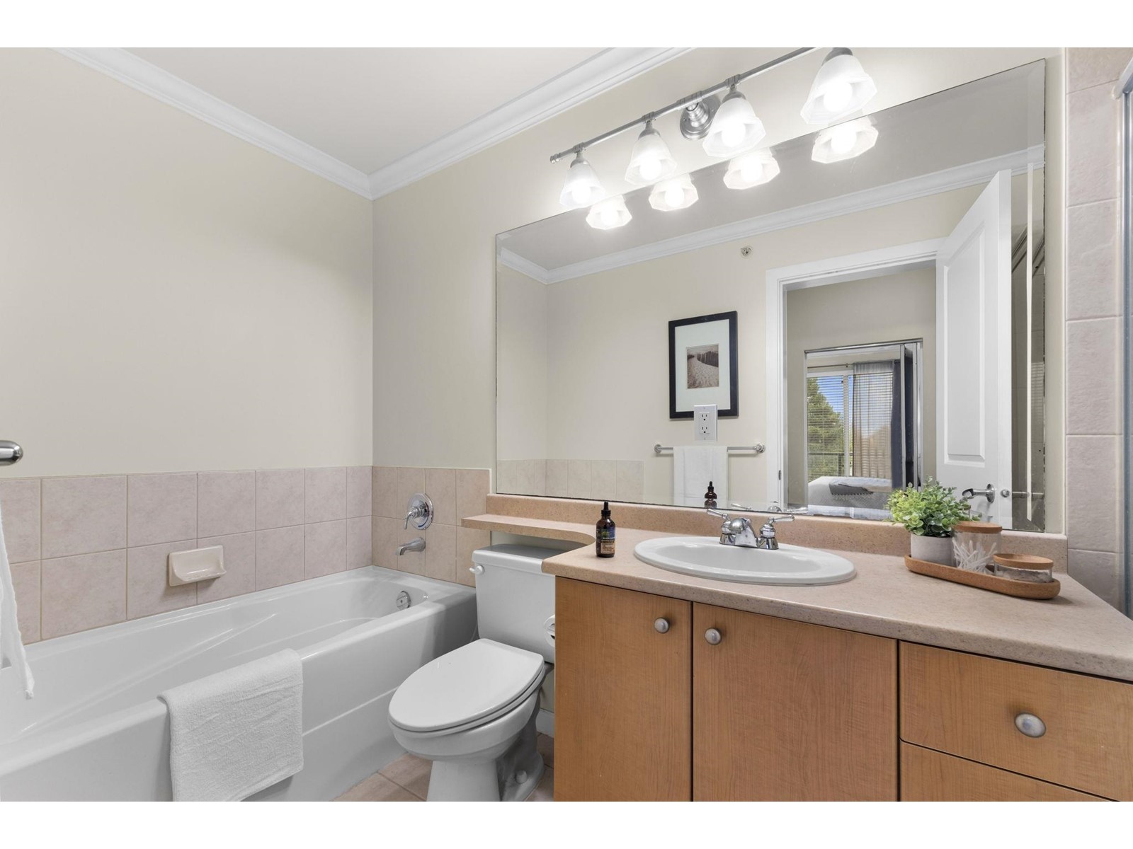 417 15380 102a Avenue, Surrey 17