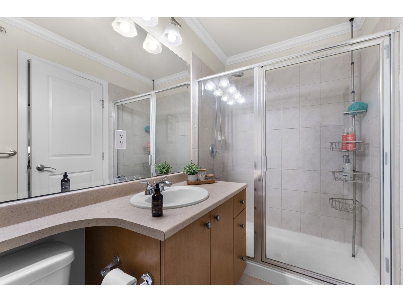 417 15380 102a Avenue, Surrey 18