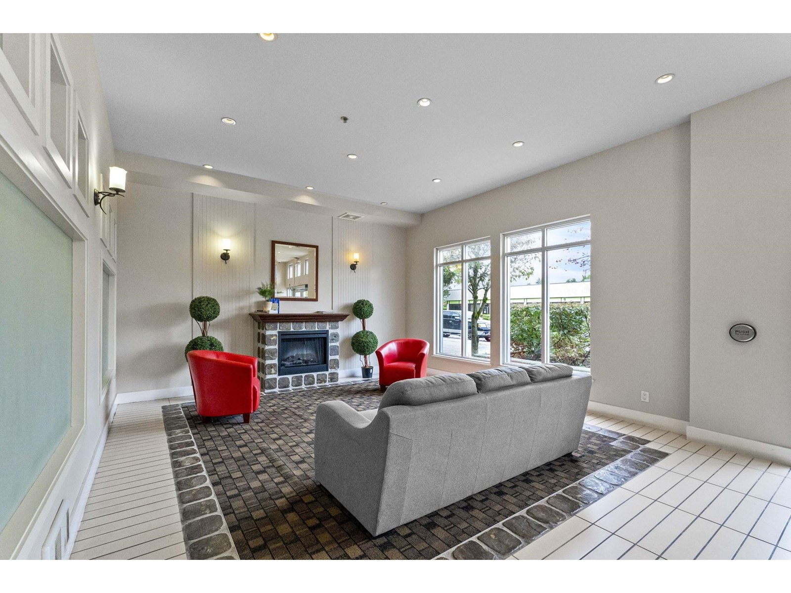 417 15380 102a Avenue, Surrey 25
