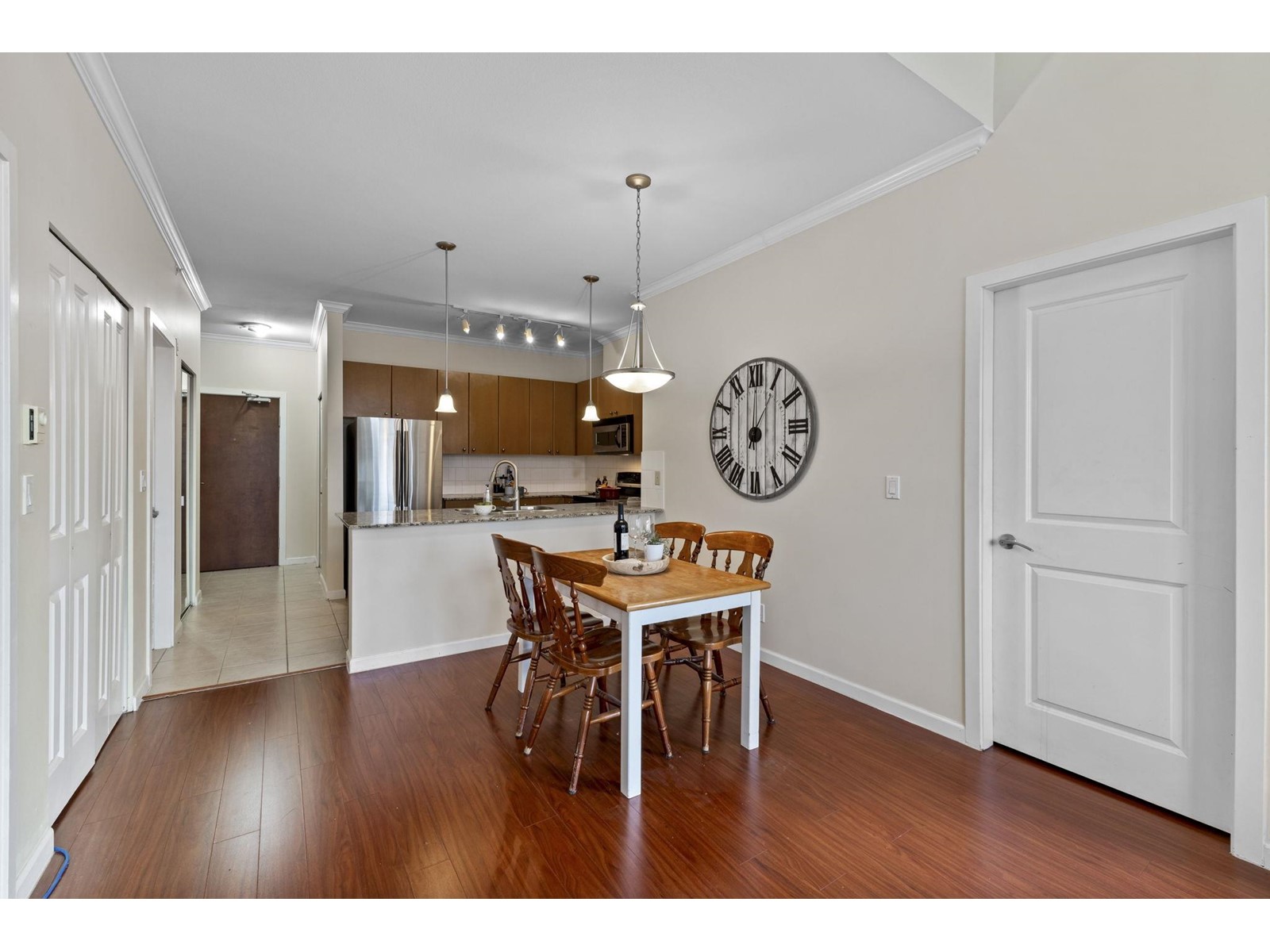 417 15380 102a Avenue, Surrey 6