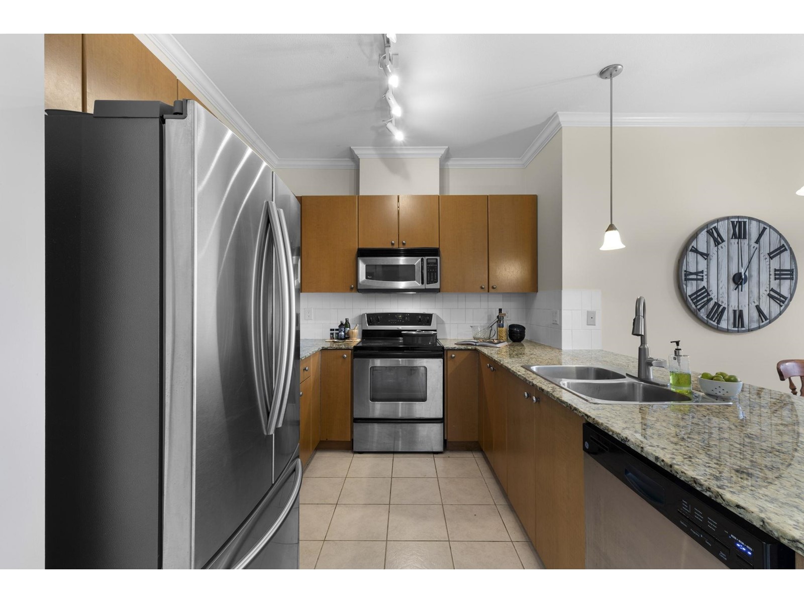 417 15380 102a Avenue, Surrey 9